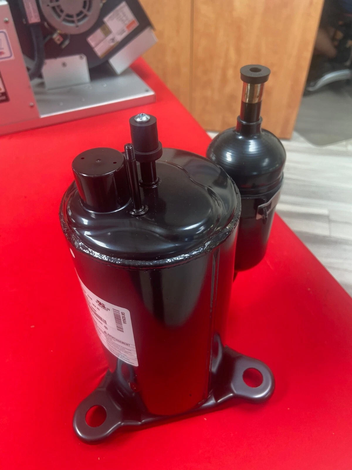 LG Rotary Compressor GK102KAA 230V - Image 3